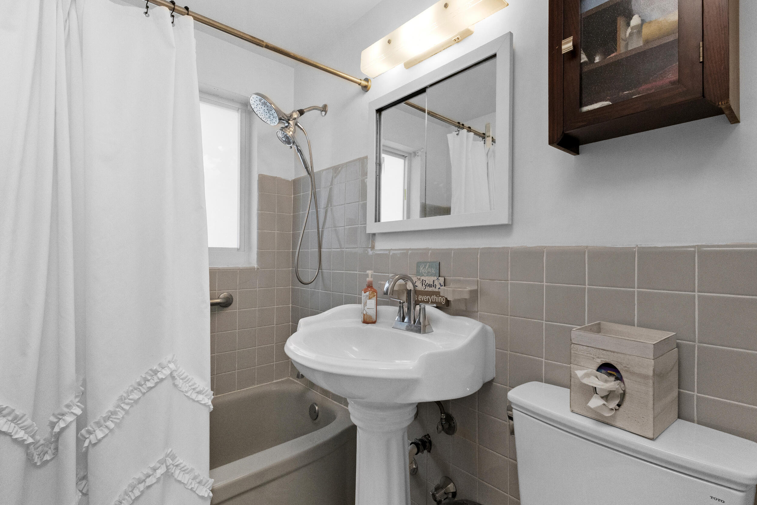 RIVERVIEW GARDEN APARTMENTS - Residential