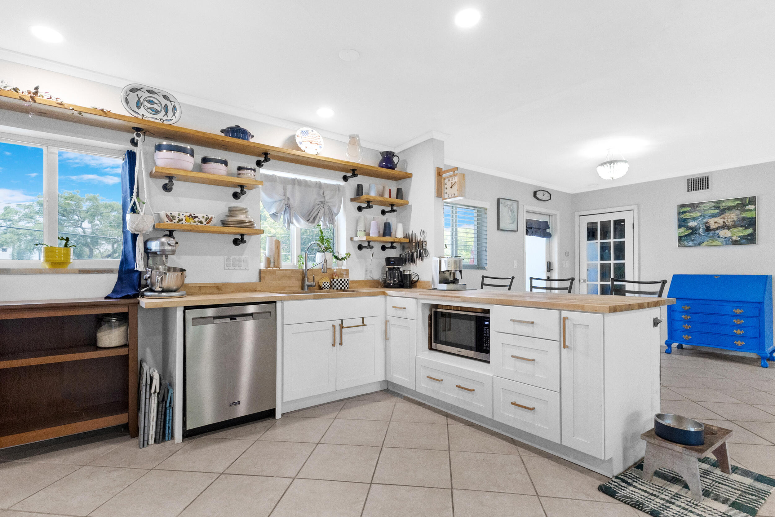 RIVERVIEW GARDEN APARTMENTS - Residential