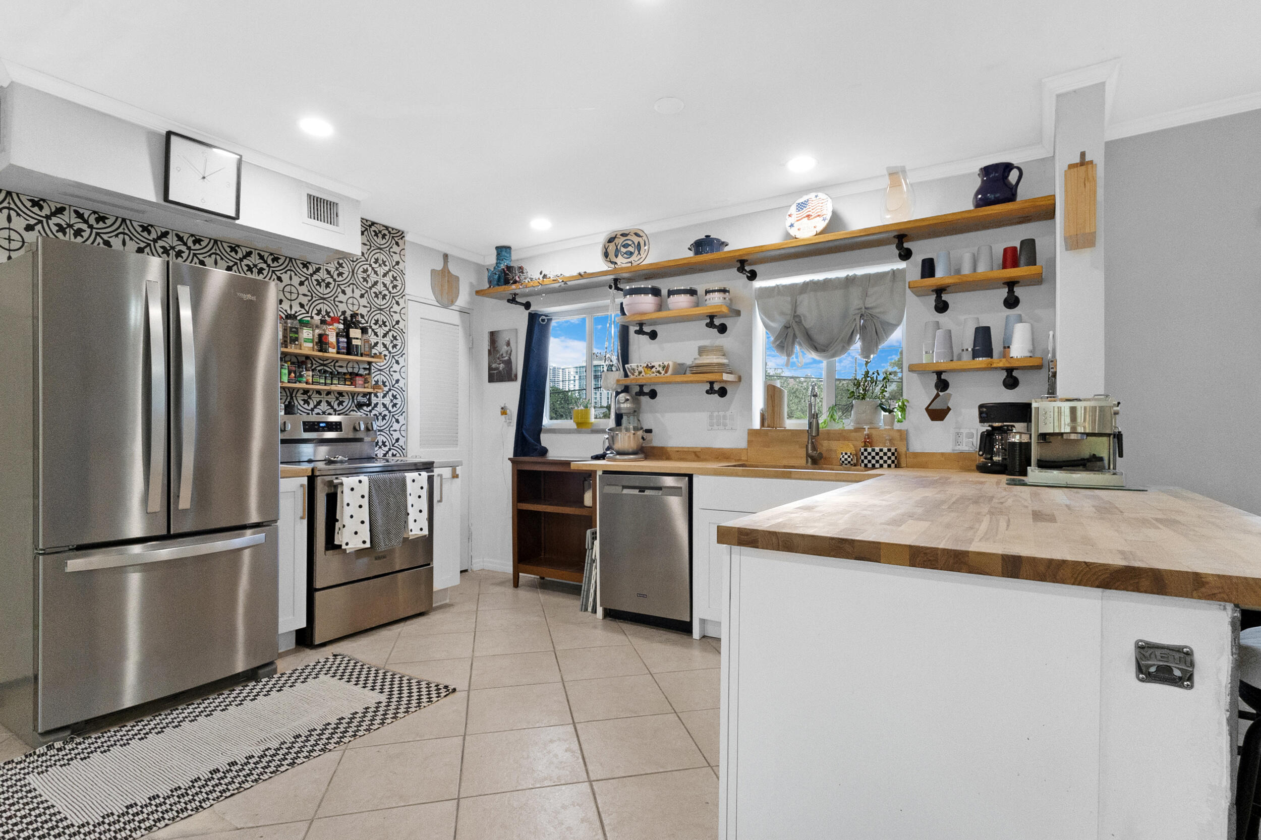 RIVERVIEW GARDEN APARTMENTS - Residential