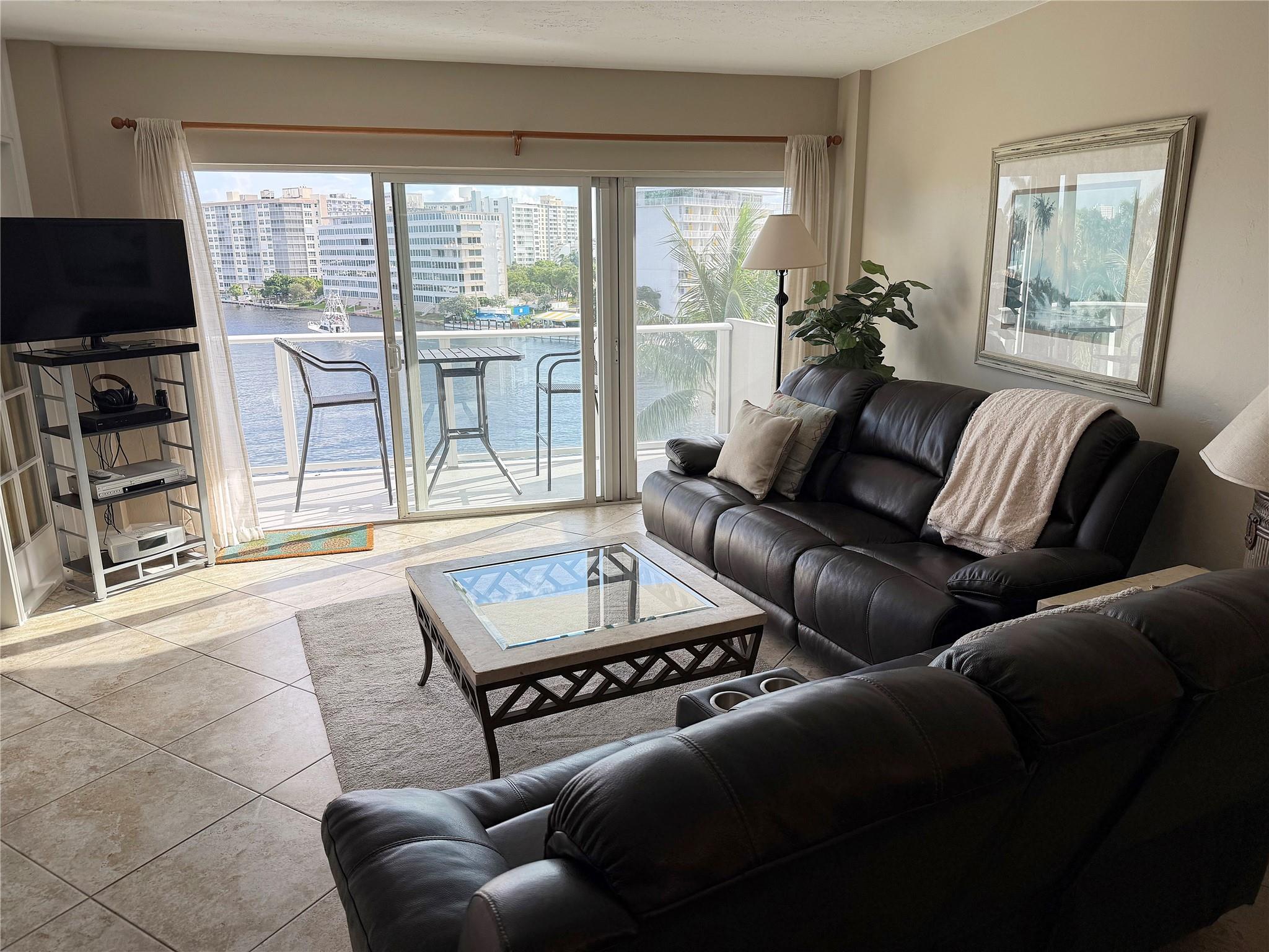 Pompano Yacht & Beach Clu - Residential Lease