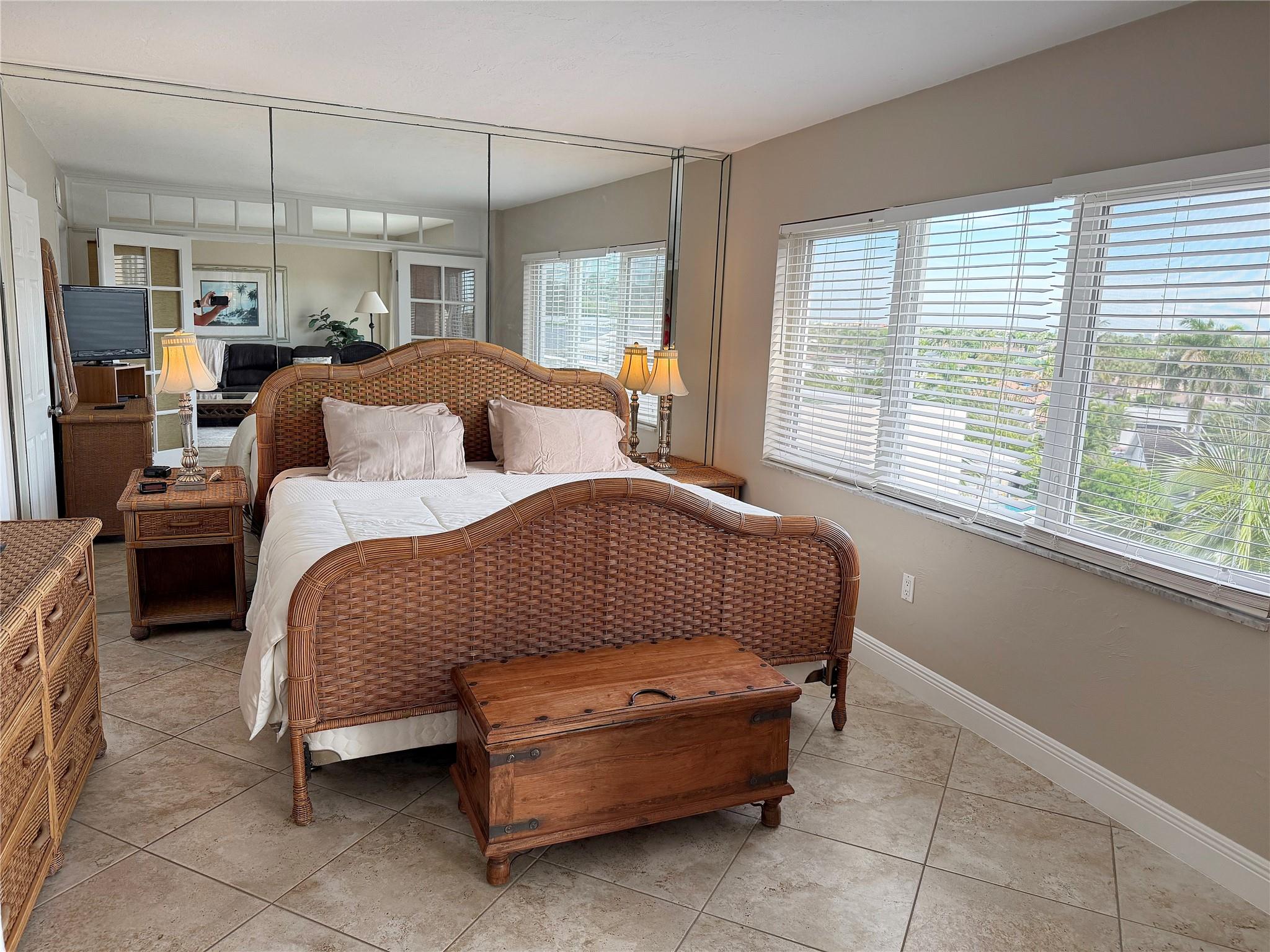 Pompano Yacht & Beach Clu - Residential Lease