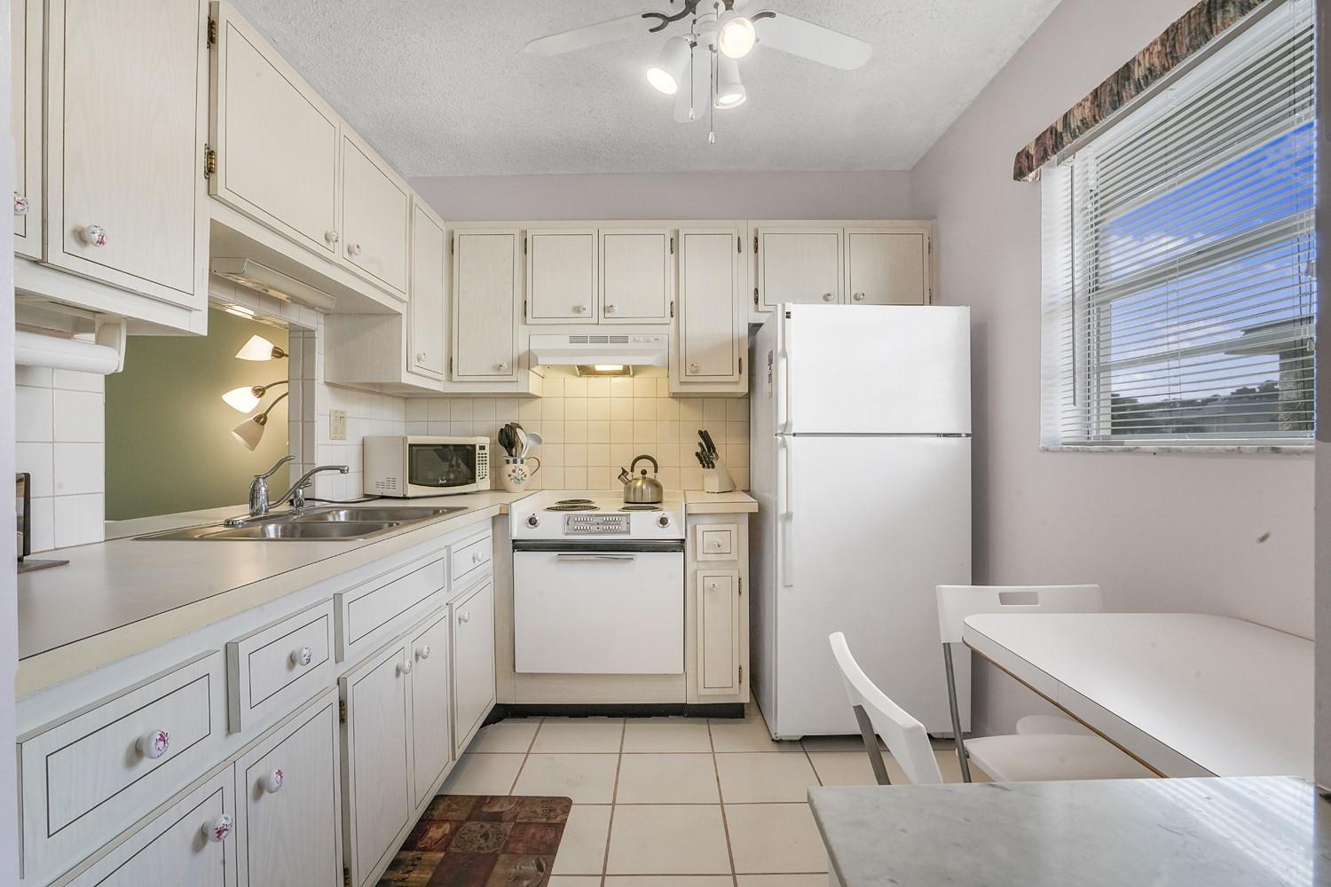 4321 NW 16th St 204
