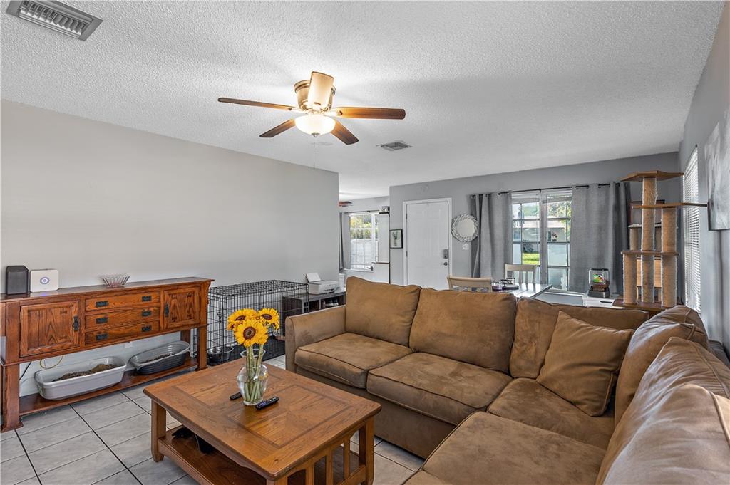 Los Mangos Patio-Villas - Residential