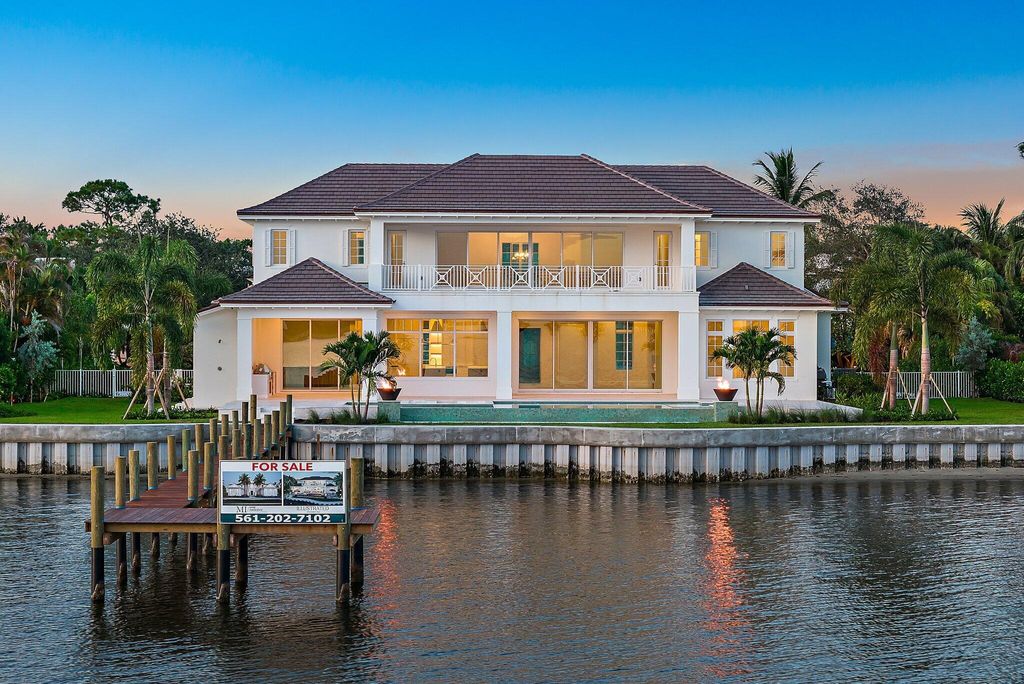 Photo of 15 Bay Harbor Road, Jupiter, FL 33469 (MLS # R11093203)