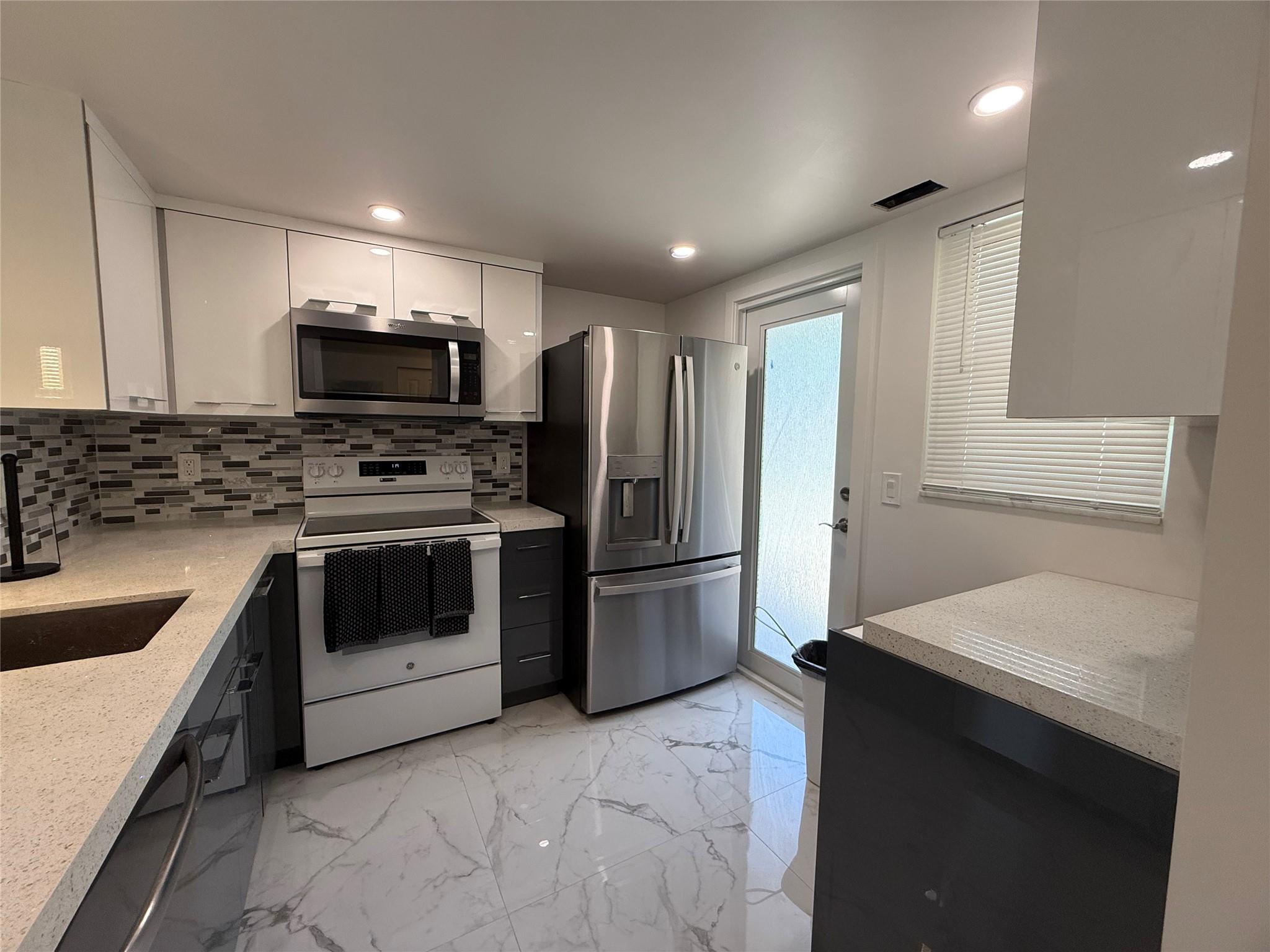 1025 SE 2nd Ave 105