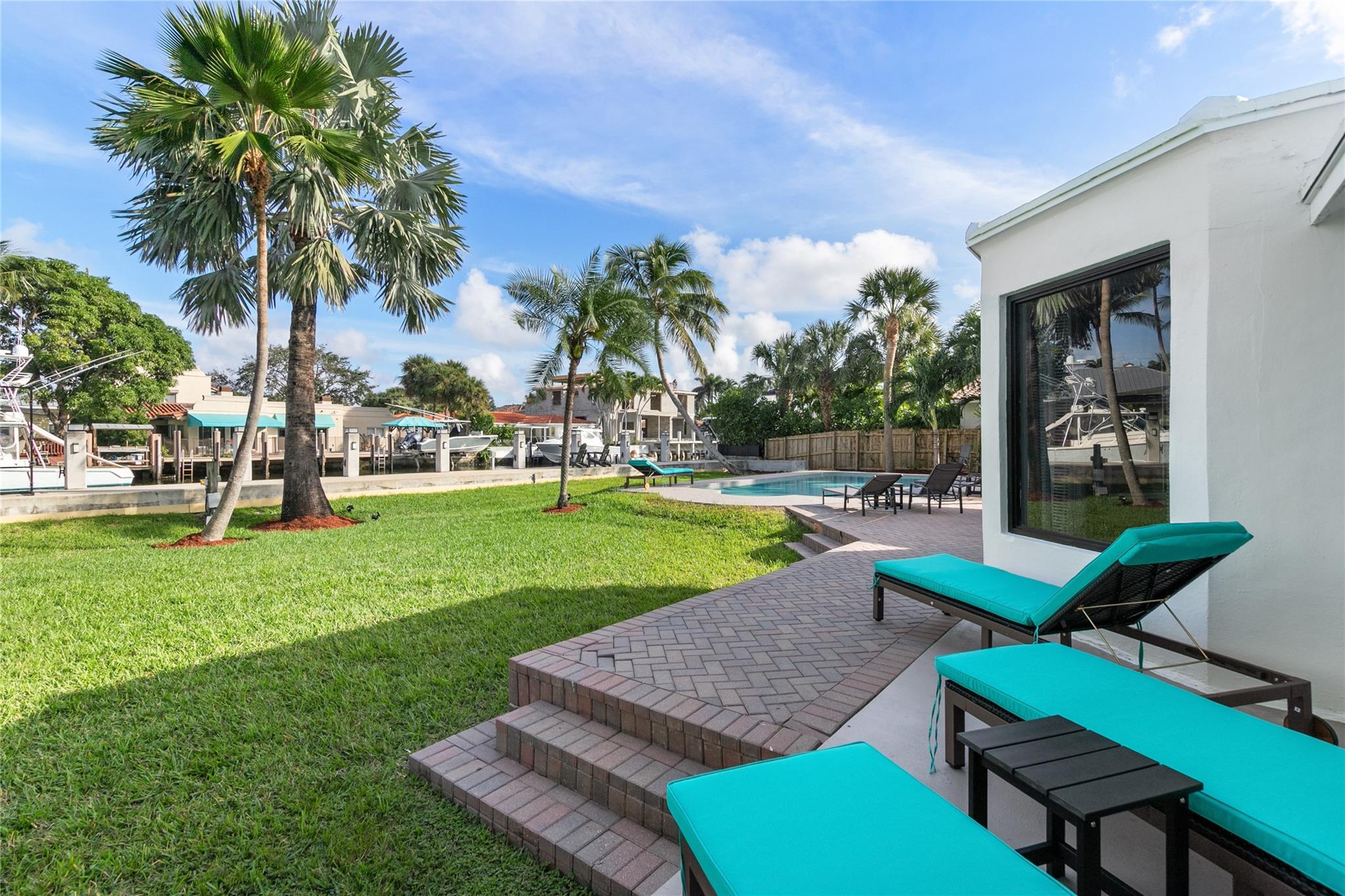 314 Isle Of Capri Dr