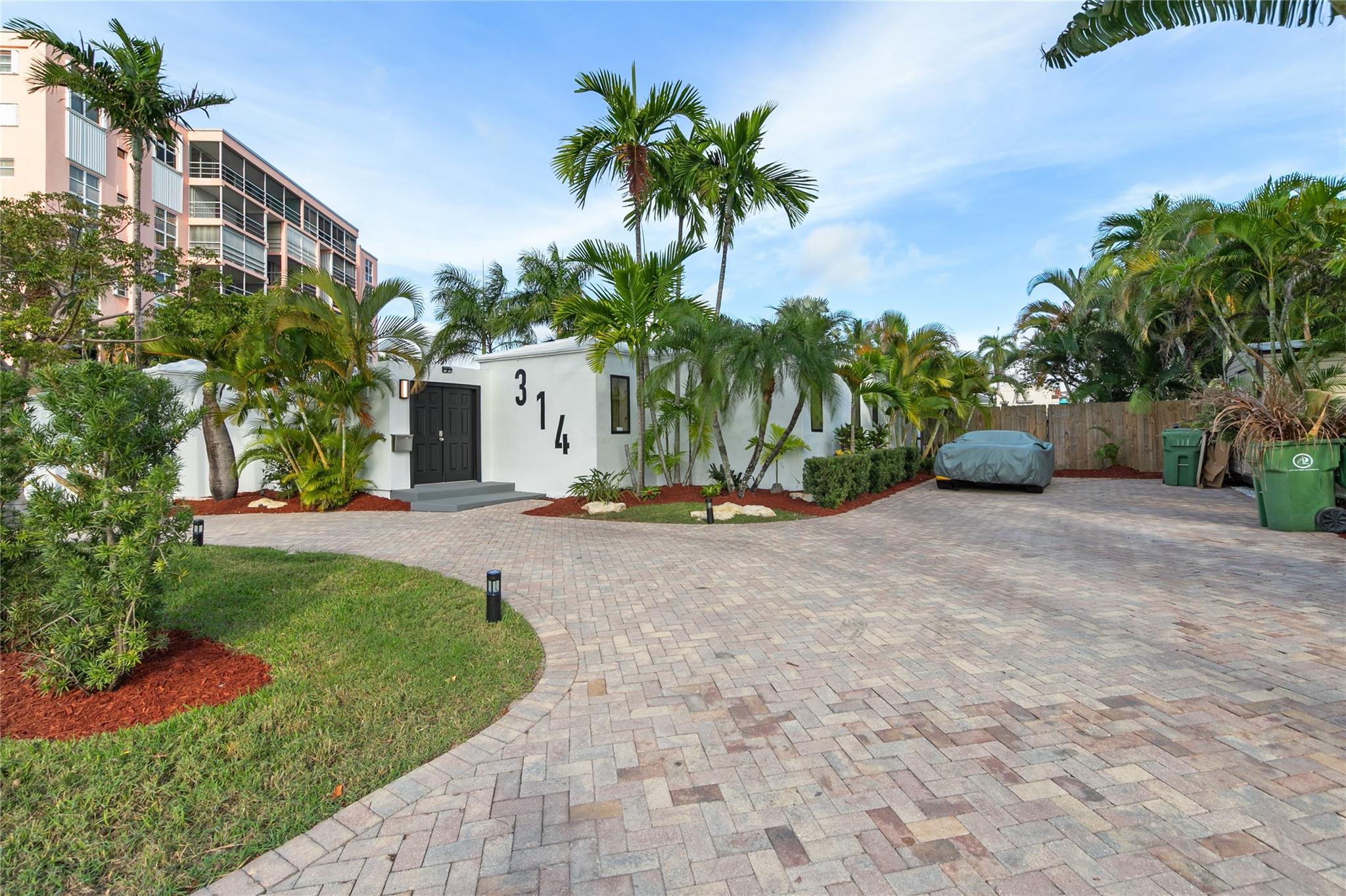 314 Isle Of Capri Dr