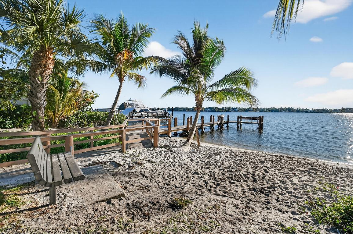 Tequesta Country Club Community - Residential