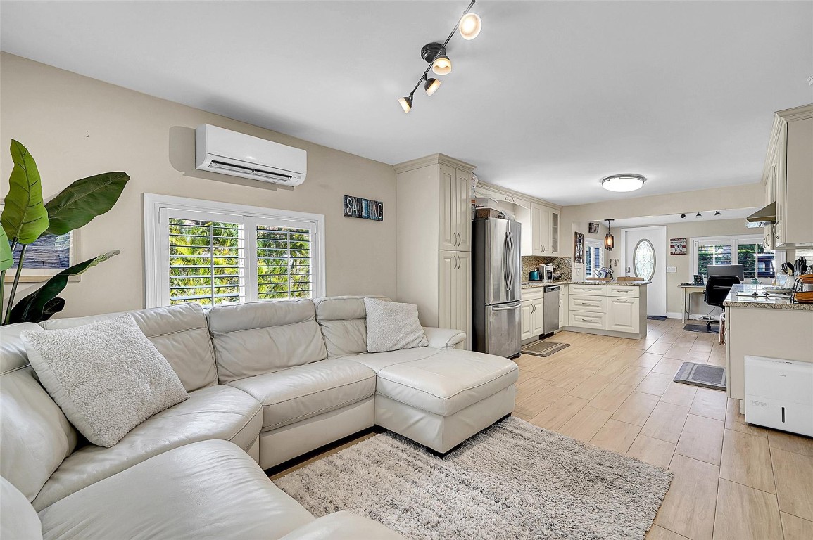 Everglade Land Sales Co R - Residential