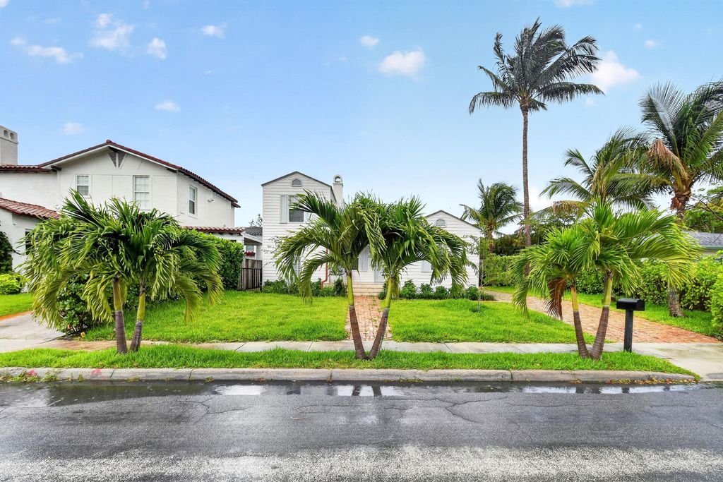 Photo of 236 Greymon Drive, West Palm Beach, FL 33405 (MLS # B26030896)