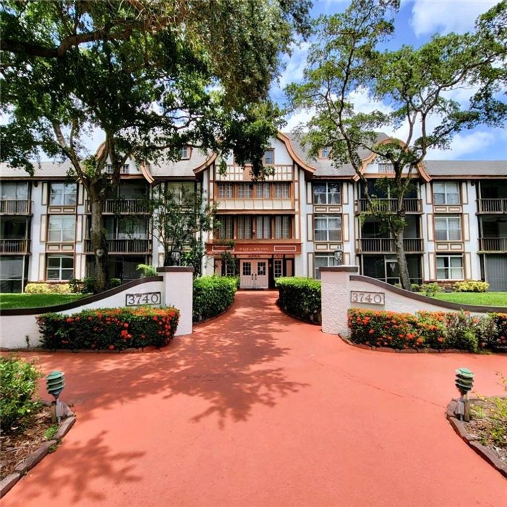 Photo of 3740 Inverrary Dr #2Y, Lauderhill, FL 33319 (MLS # F10297963)