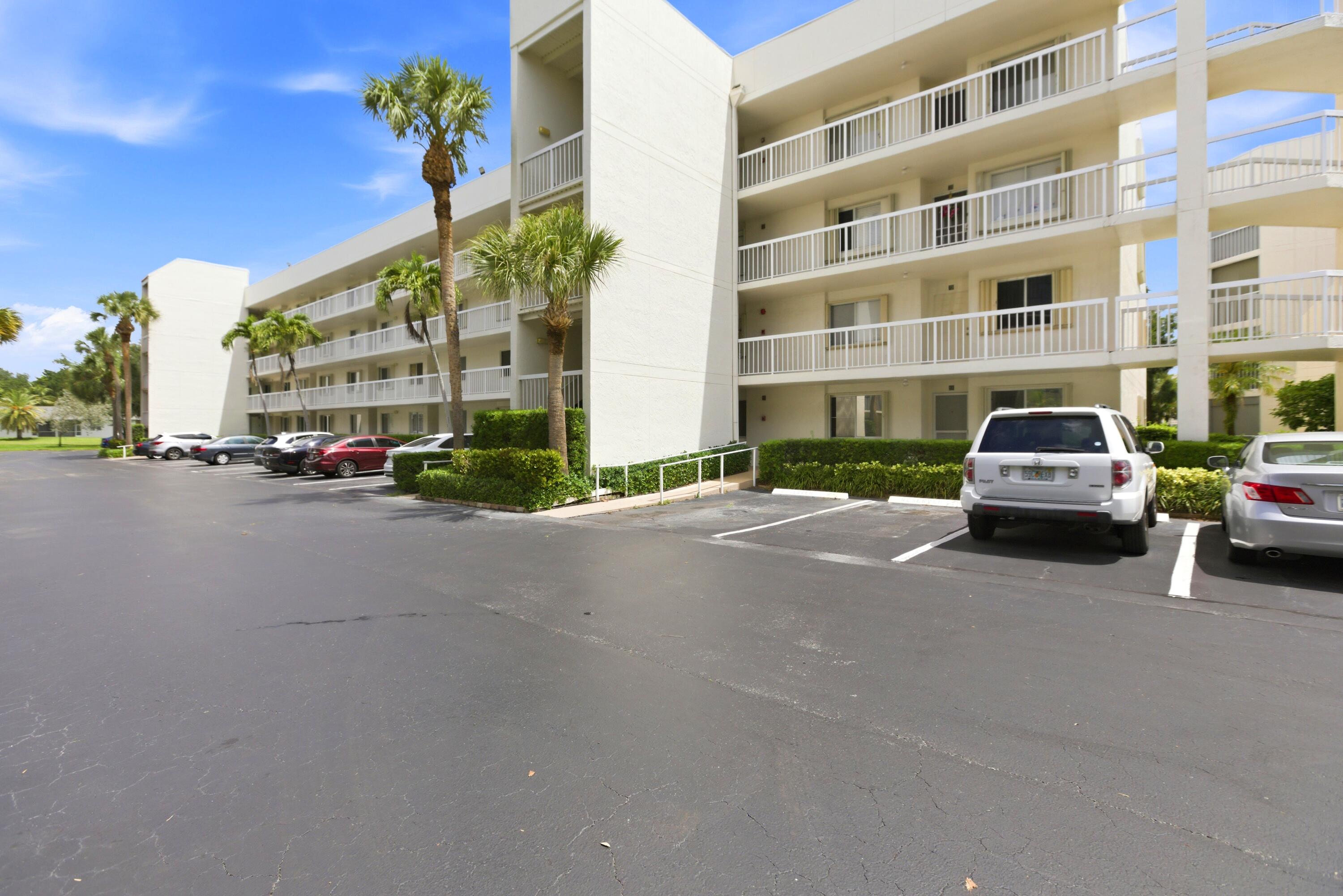 FOUNTAINVIEW AT SPRING LKS CONDO - Residential