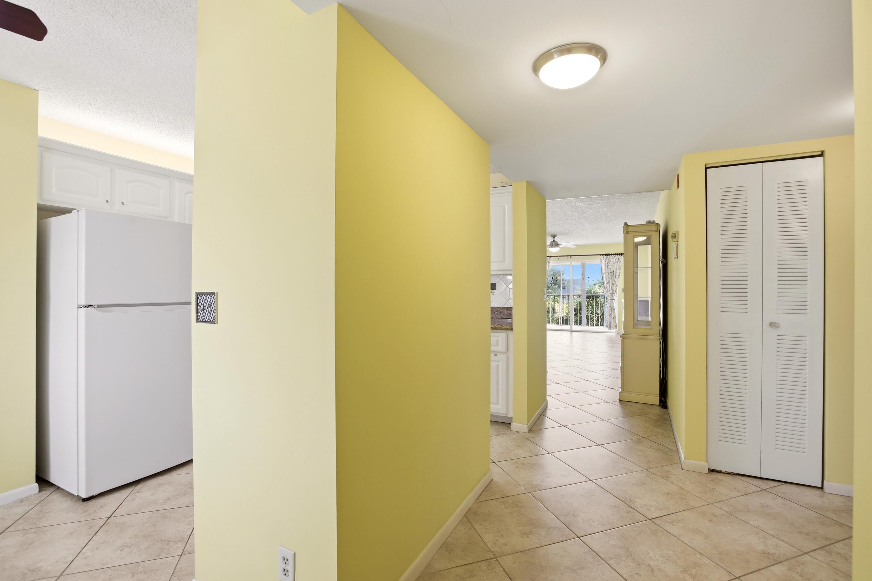 FOUNTAINVIEW AT SPRING LKS CONDO - Residential