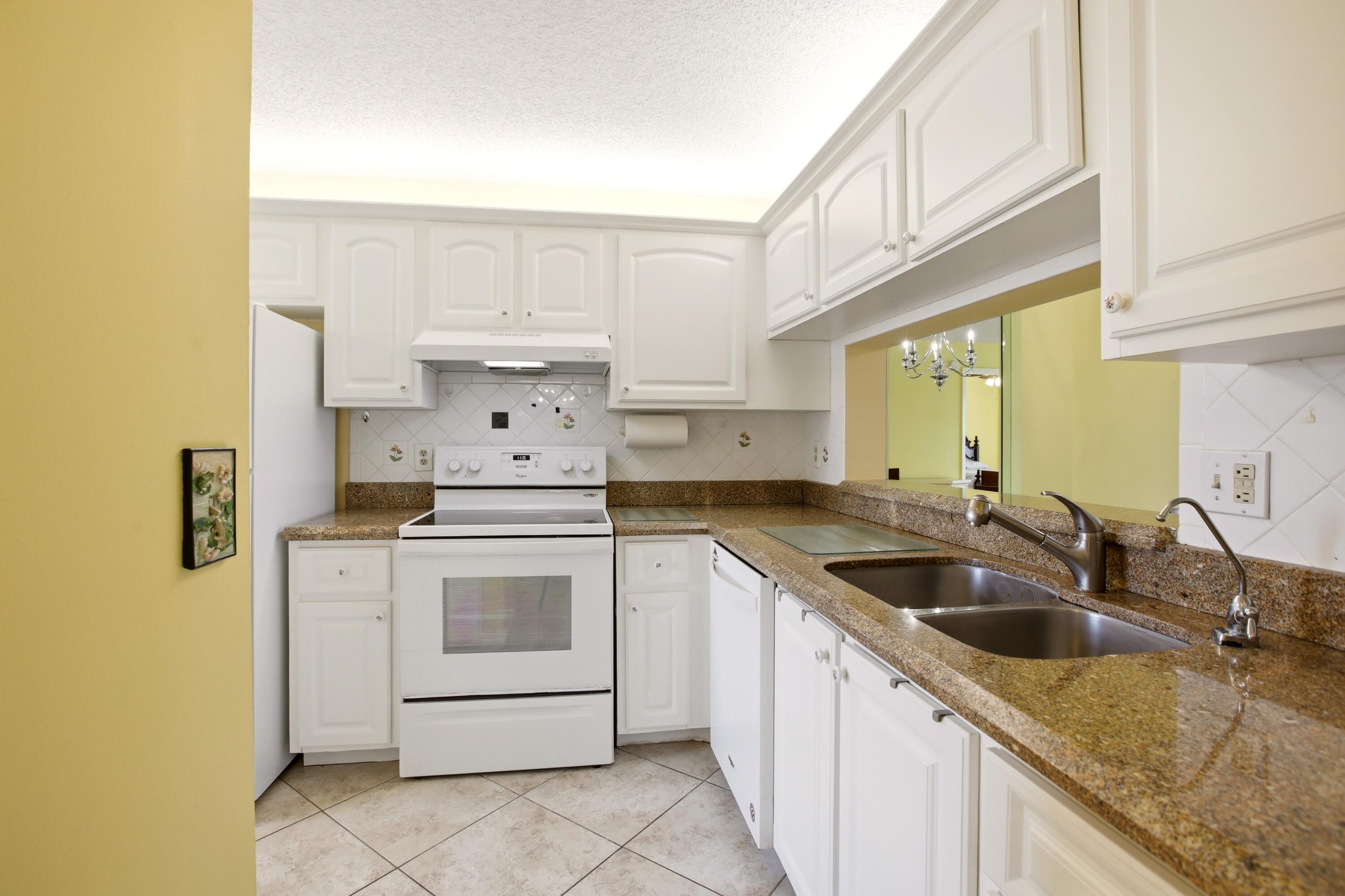 FOUNTAINVIEW AT SPRING LKS CONDO - Residential