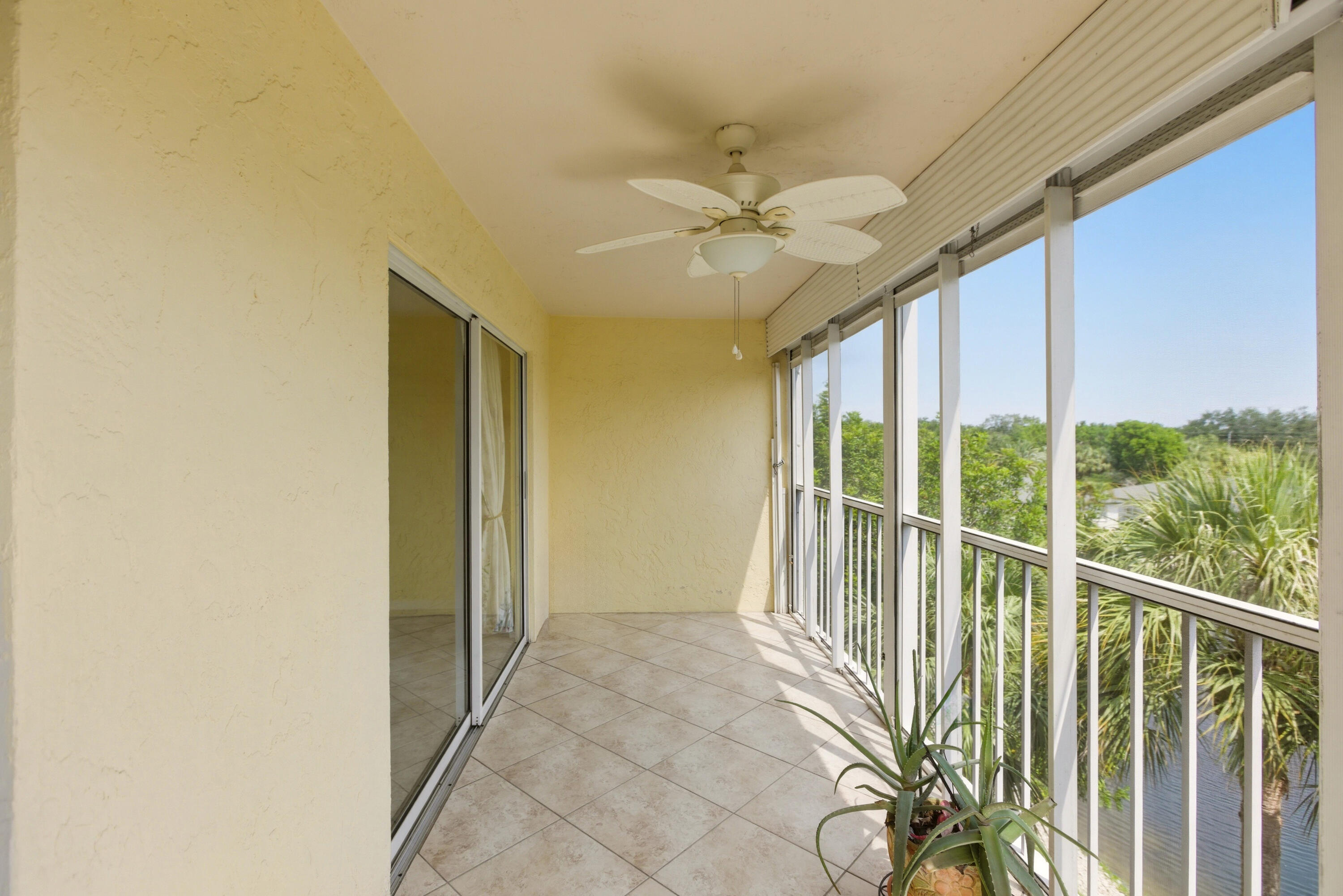 FOUNTAINVIEW AT SPRING LKS CONDO - Residential