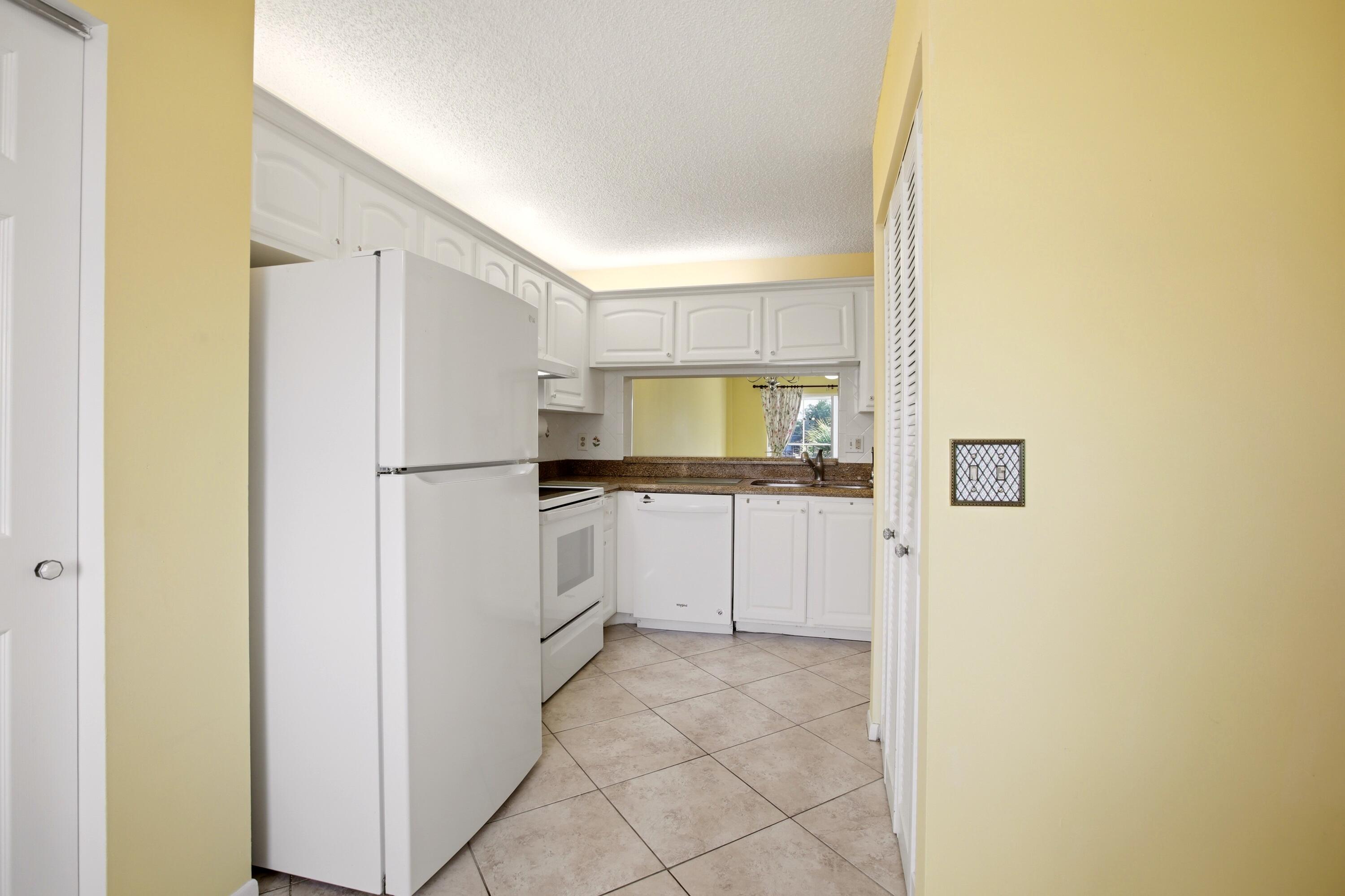 FOUNTAINVIEW AT SPRING LKS CONDO - Residential