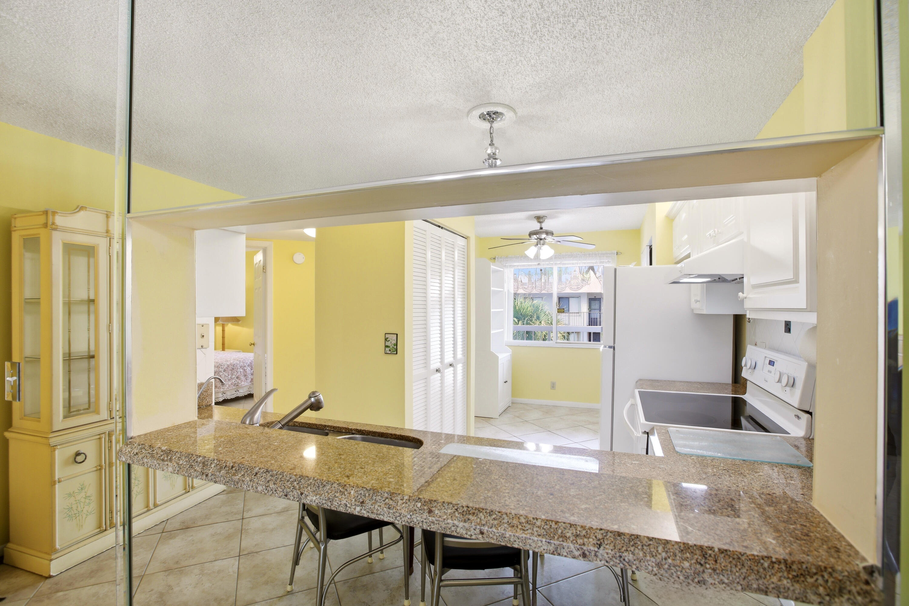 FOUNTAINVIEW AT SPRING LKS CONDO - Residential