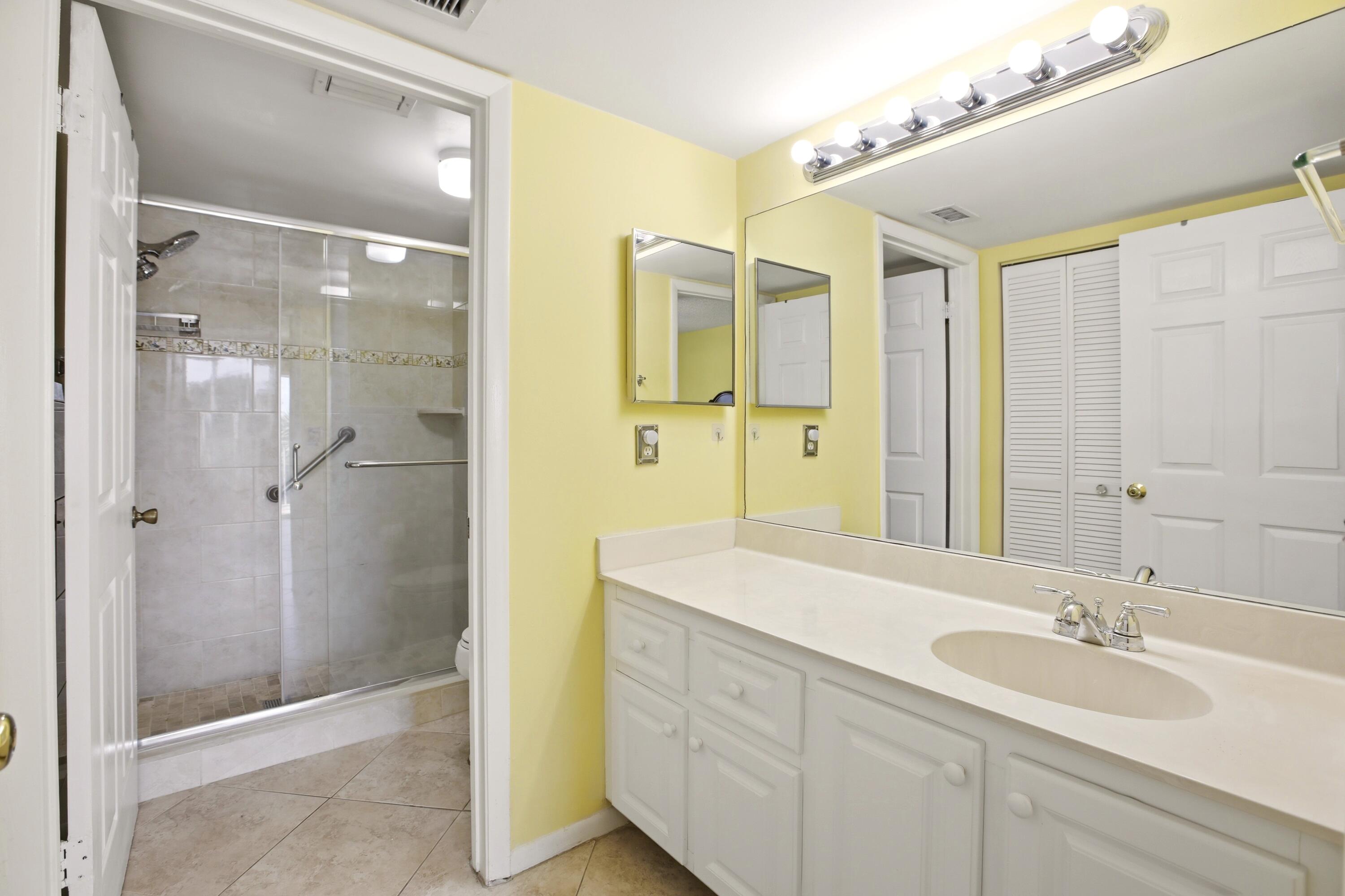 FOUNTAINVIEW AT SPRING LKS CONDO - Residential