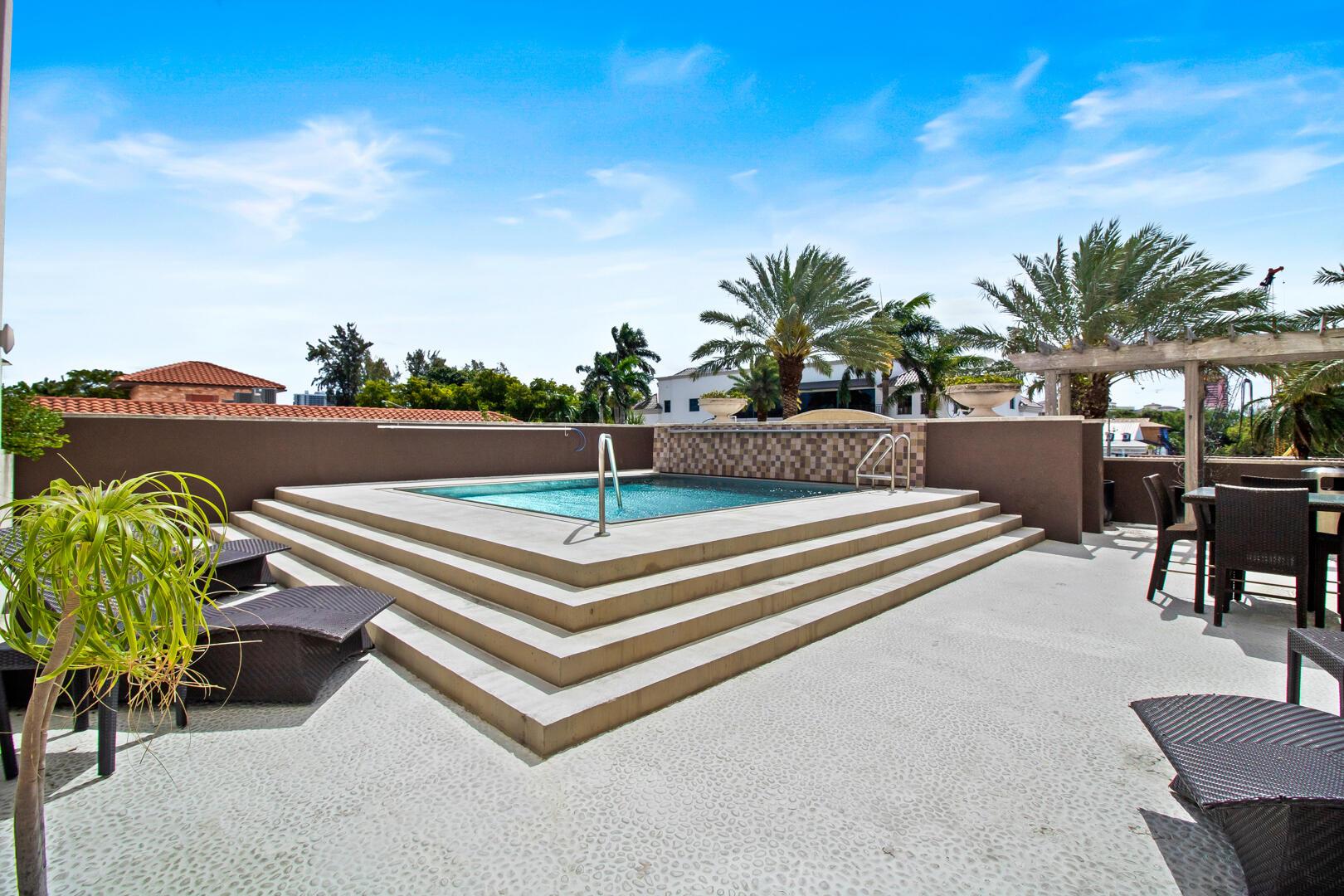 5 Palms - Residential