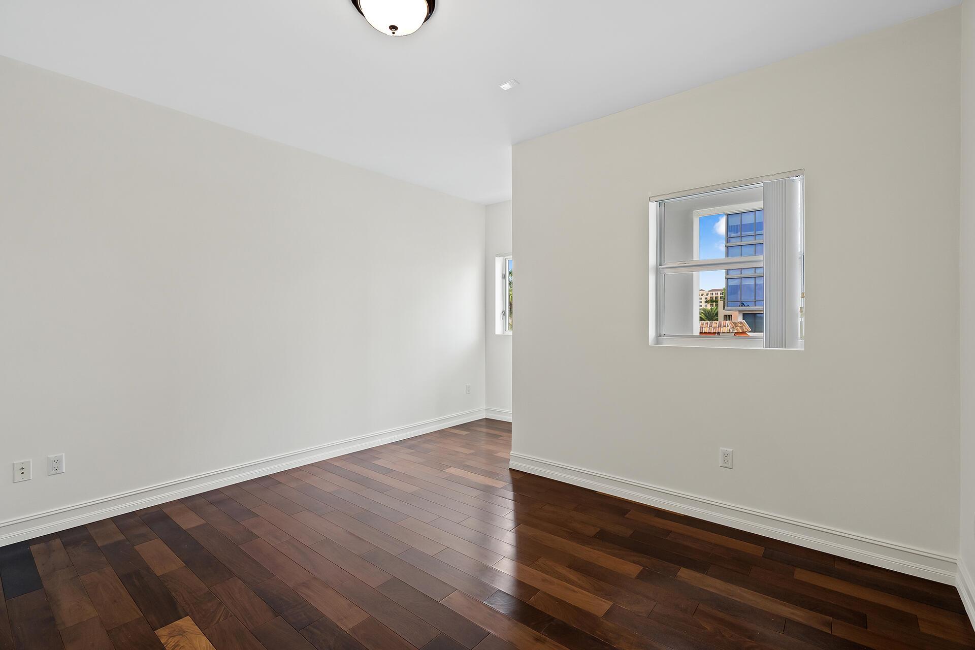 5 Palms - Residential