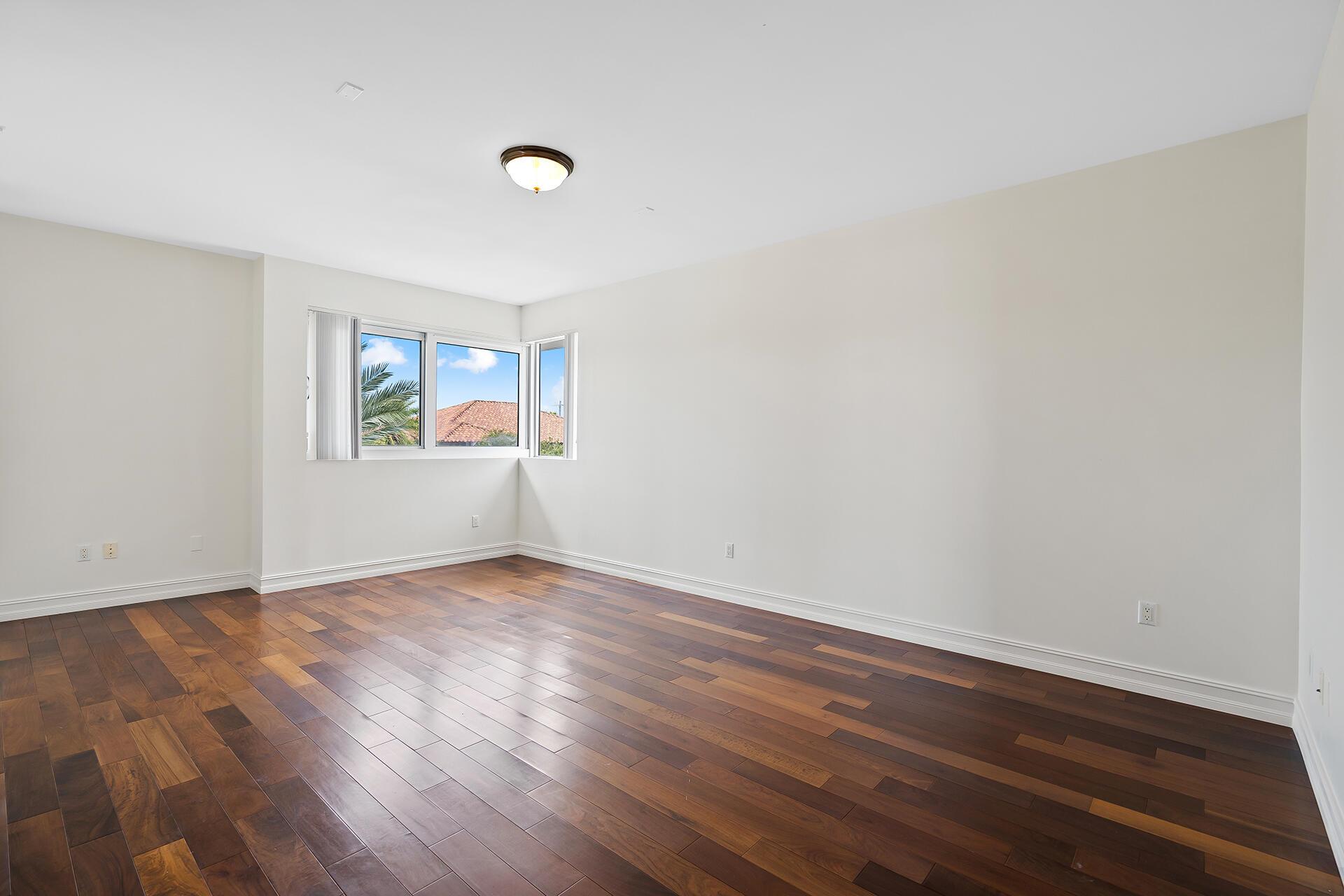 5 Palms - Residential