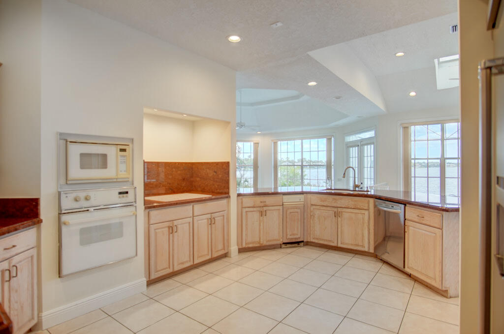 Boca Raton Sailing & Racquet Club - Residential