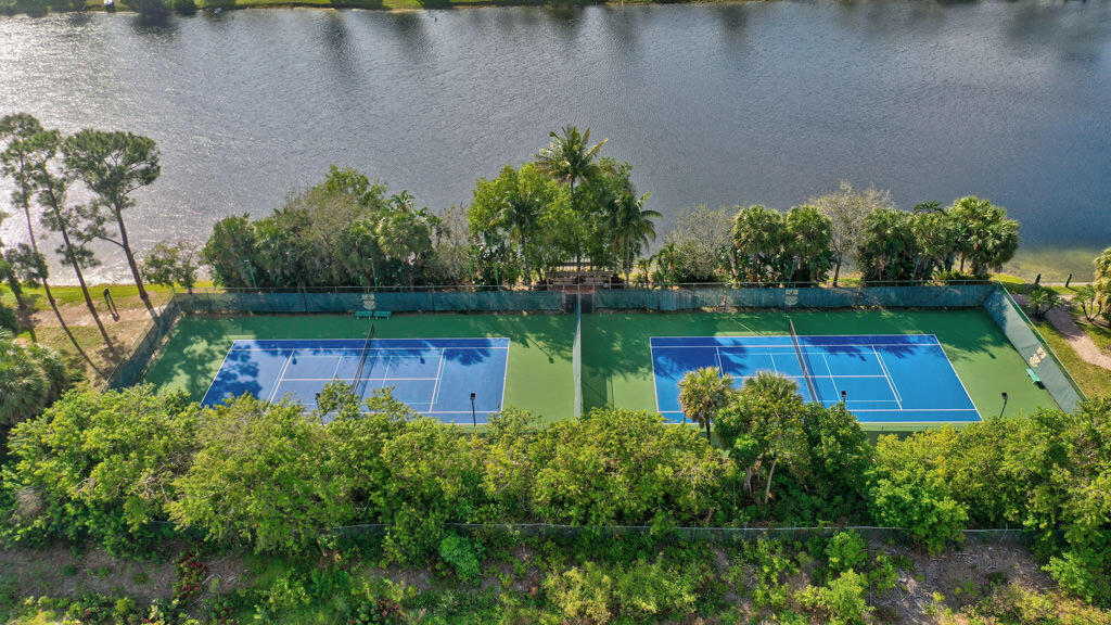 Boca Raton Sailing & Racquet Club - Residential