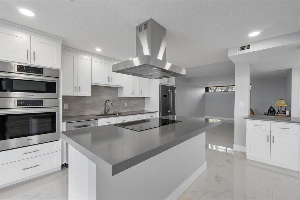 OLD PORT COVE LAKE POINT TOWER CONDO - Residential