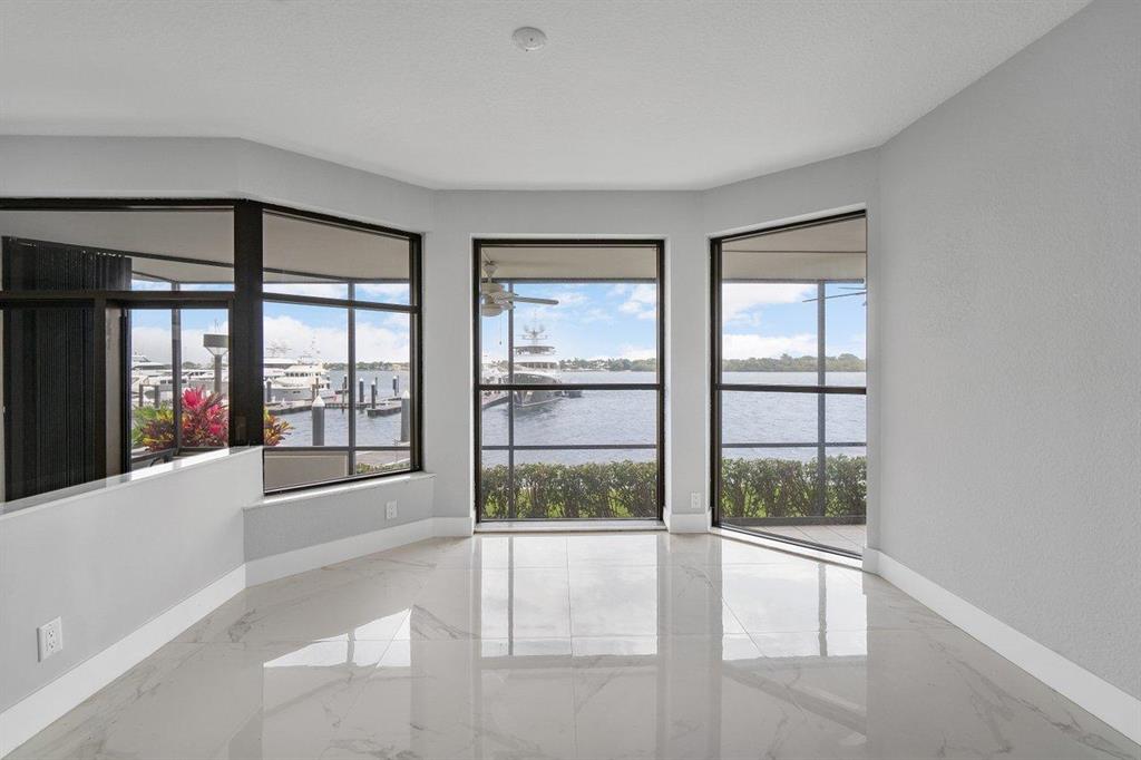 OLD PORT COVE LAKE POINT TOWER CONDO - Residential