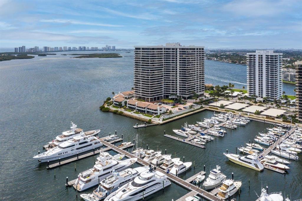 OLD PORT COVE LAKE POINT TOWER CONDO - Residential