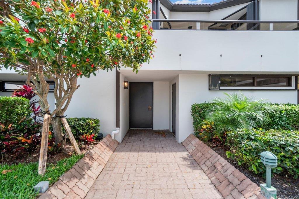 OLD PORT COVE LAKE POINT TOWER CONDO - Residential