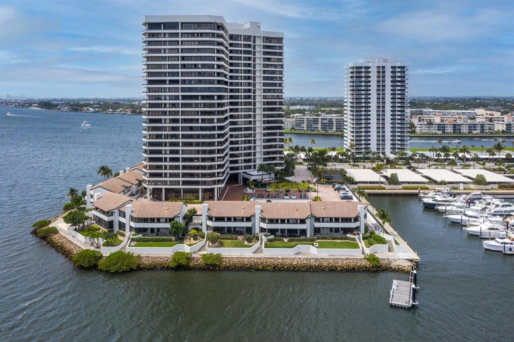 OLD PORT COVE LAKE POINT TOWER CONDO - Residential
