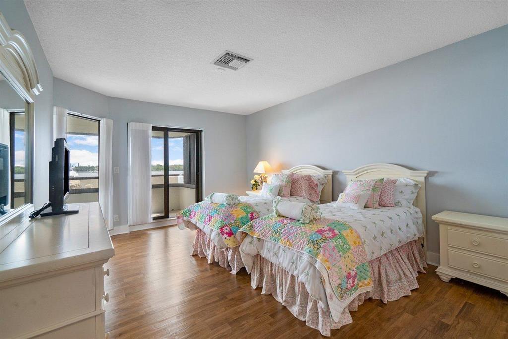 OLD PORT COVE LAKE POINT TOWER CONDO - Residential