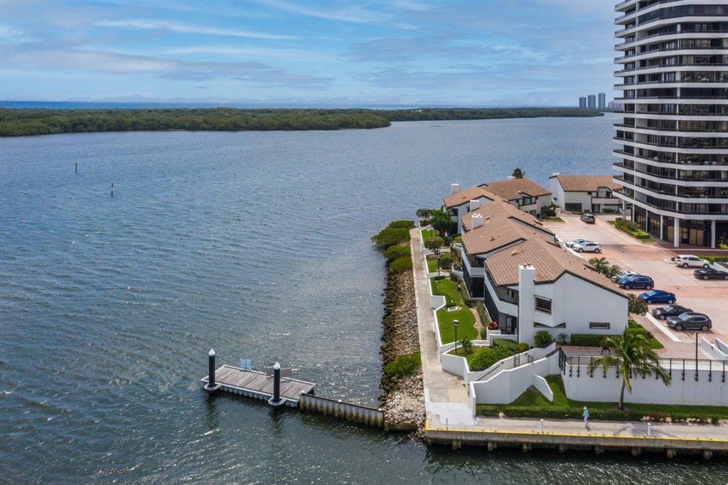 OLD PORT COVE LAKE POINT TOWER CONDO - Residential