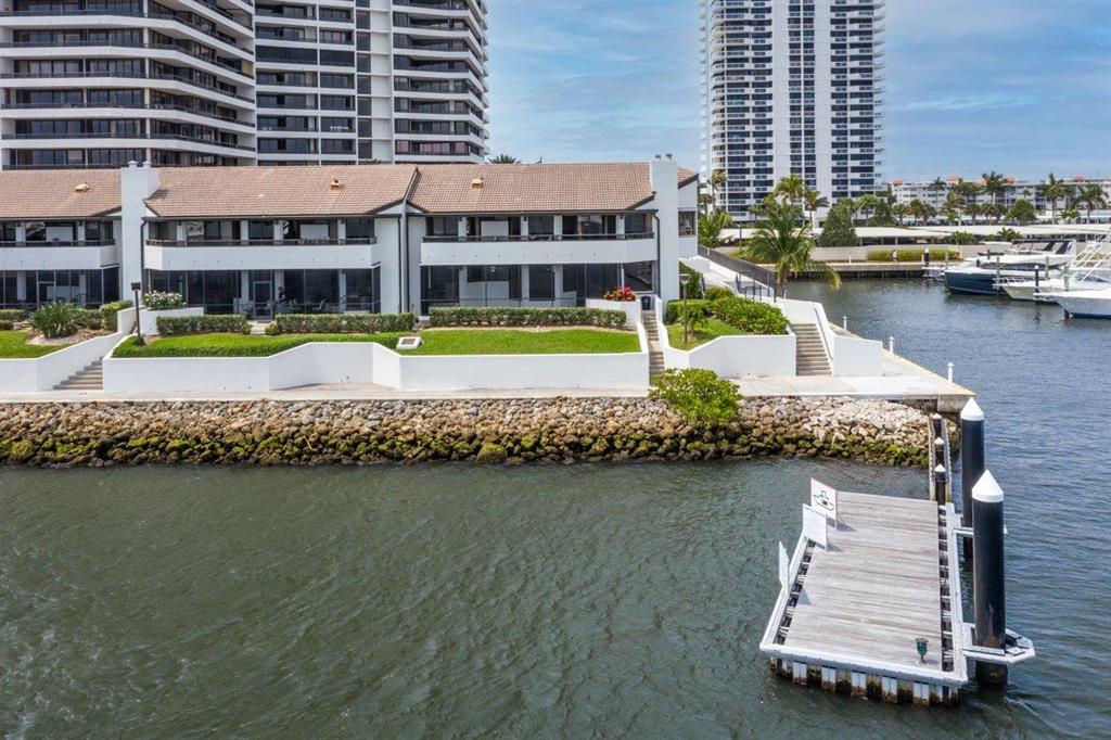 OLD PORT COVE LAKE POINT TOWER CONDO - Residential