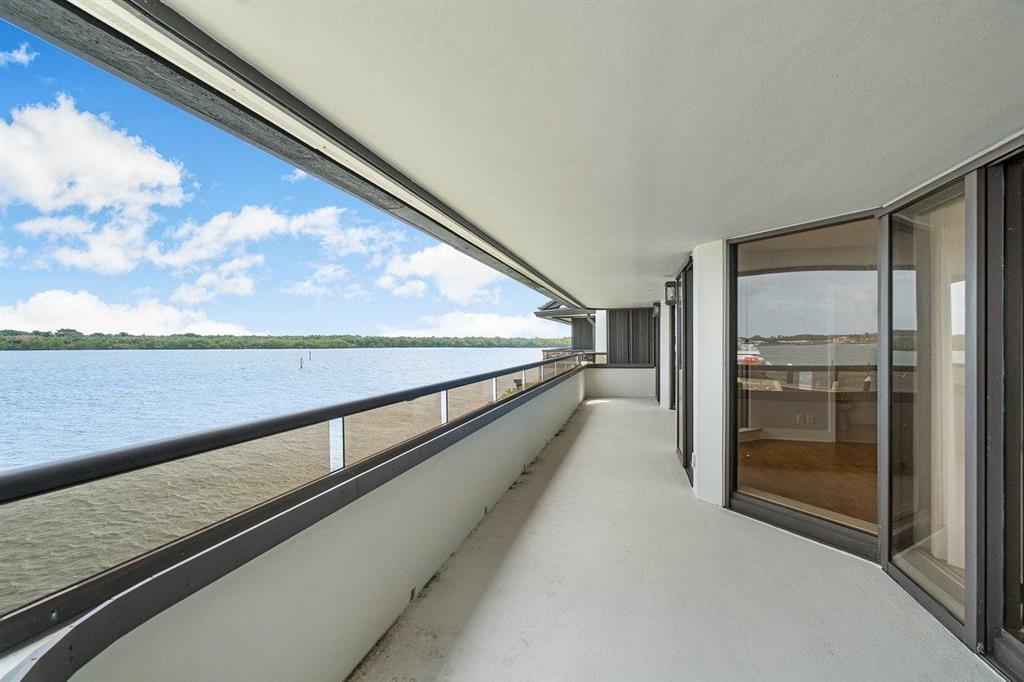 OLD PORT COVE LAKE POINT TOWER CONDO - Residential