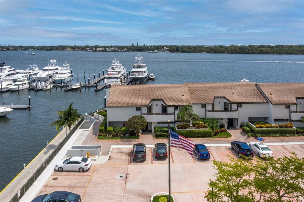 OLD PORT COVE LAKE POINT TOWER CONDO - Residential