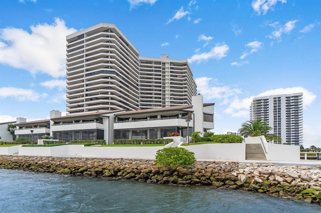 OLD PORT COVE LAKE POINT TOWER CONDO - Residential