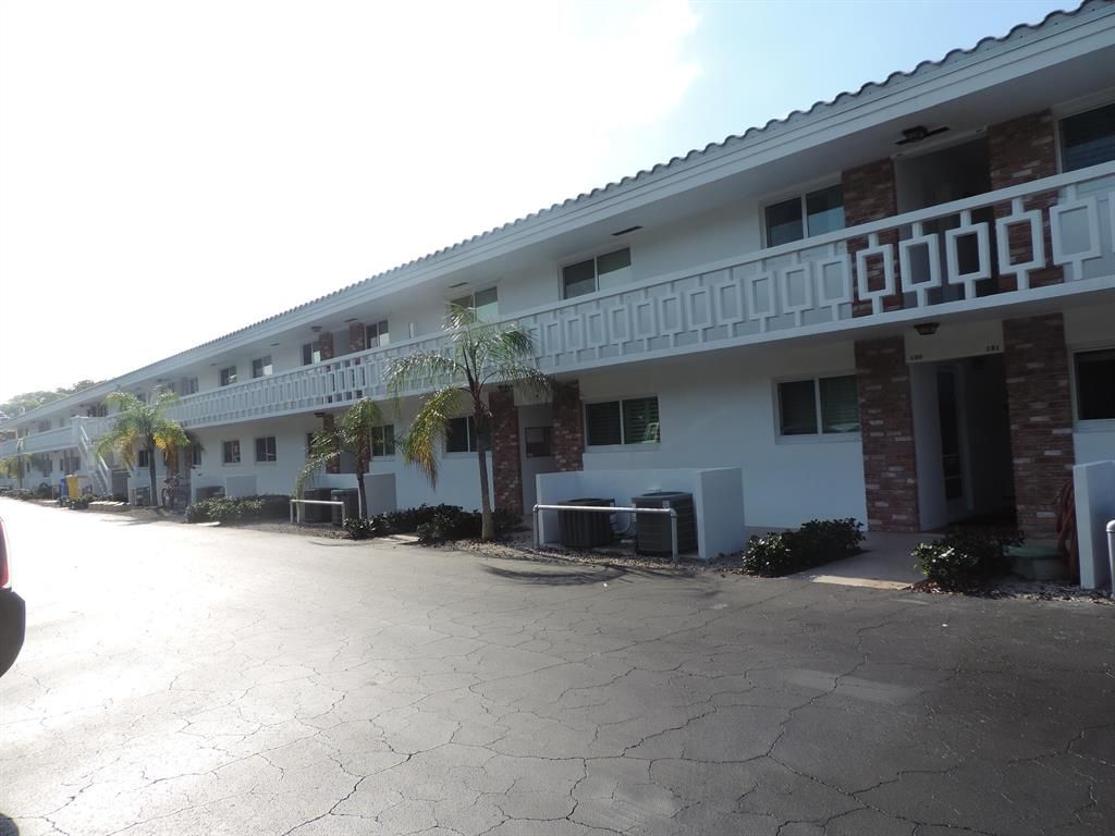 Photo of 331 Tequesta Drive #118, Tequesta, FL 33469 (MLS # R10872916)