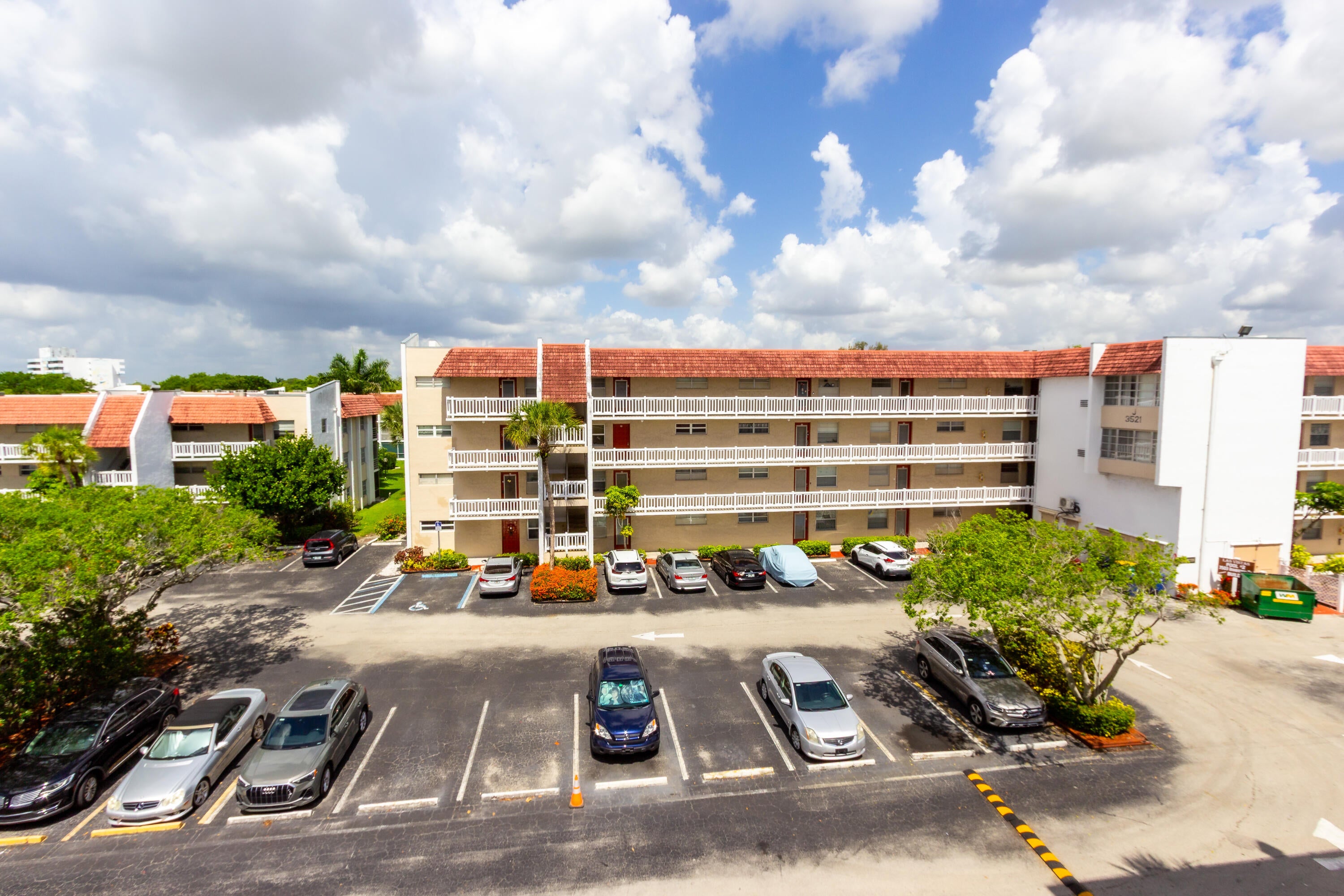 3531 Inverrary Drive H406