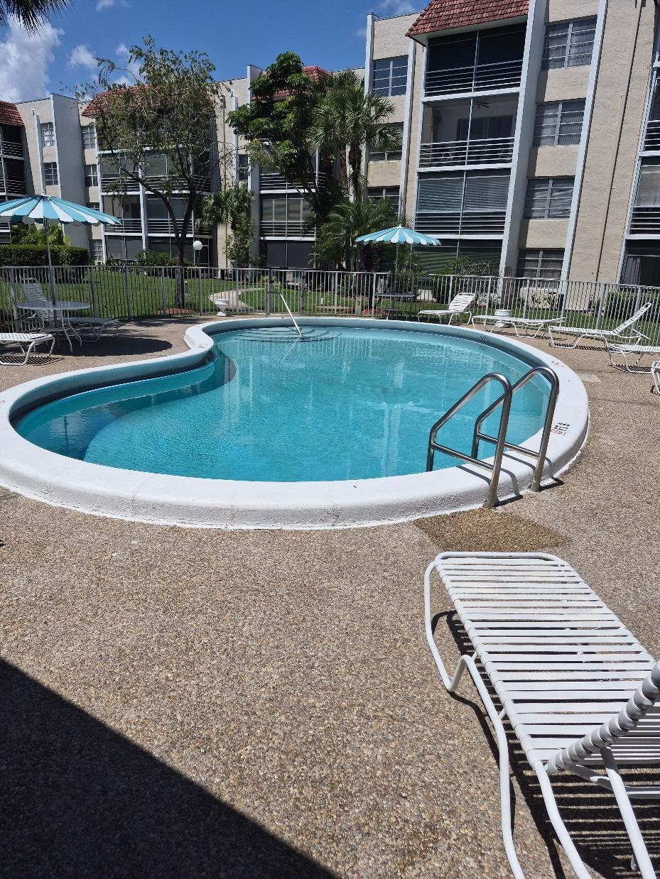 3531 Inverrary Drive H406