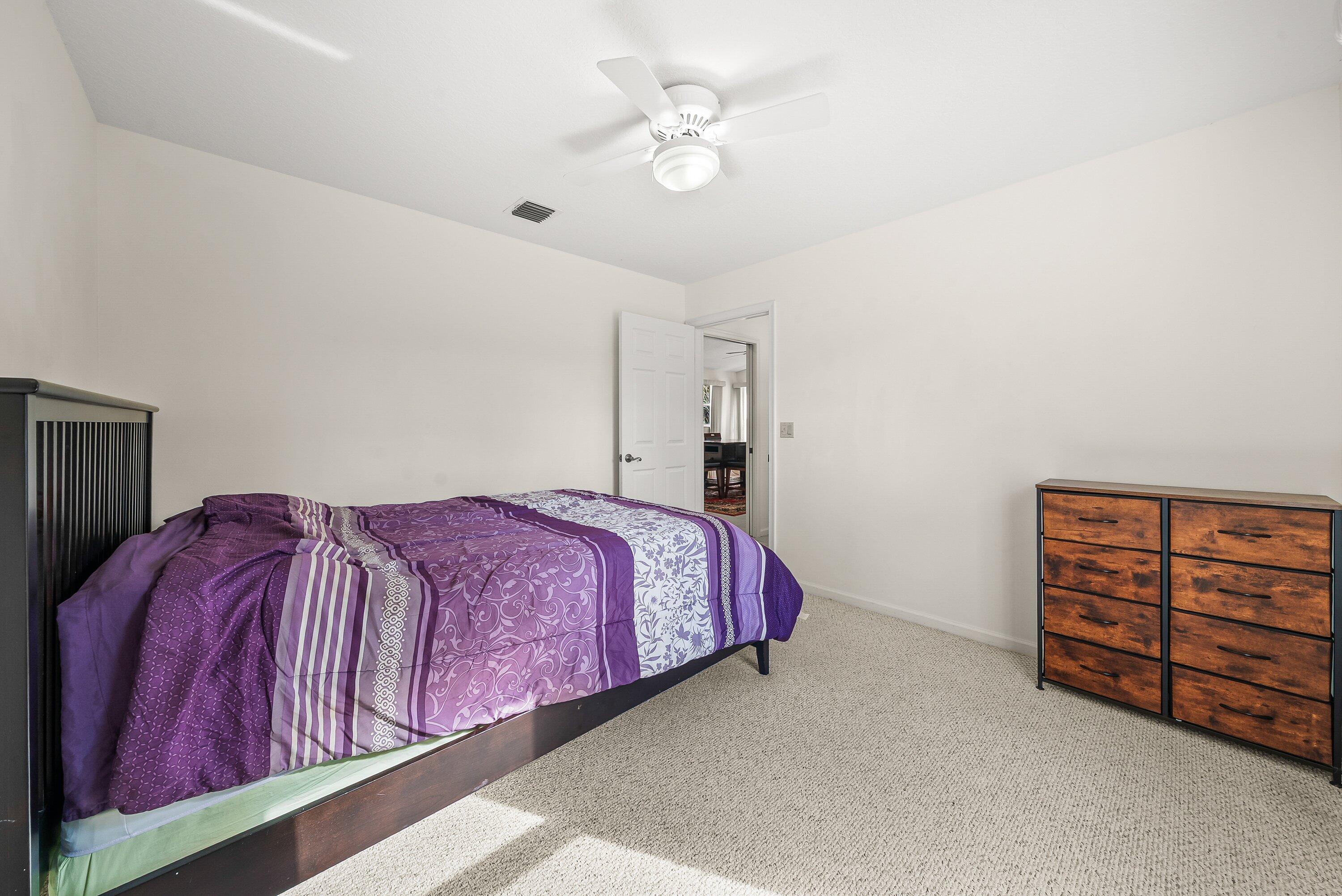 15-42-40~ W 208.7 FT OF E  656.1 FT OF N 245.2 FT - Residential