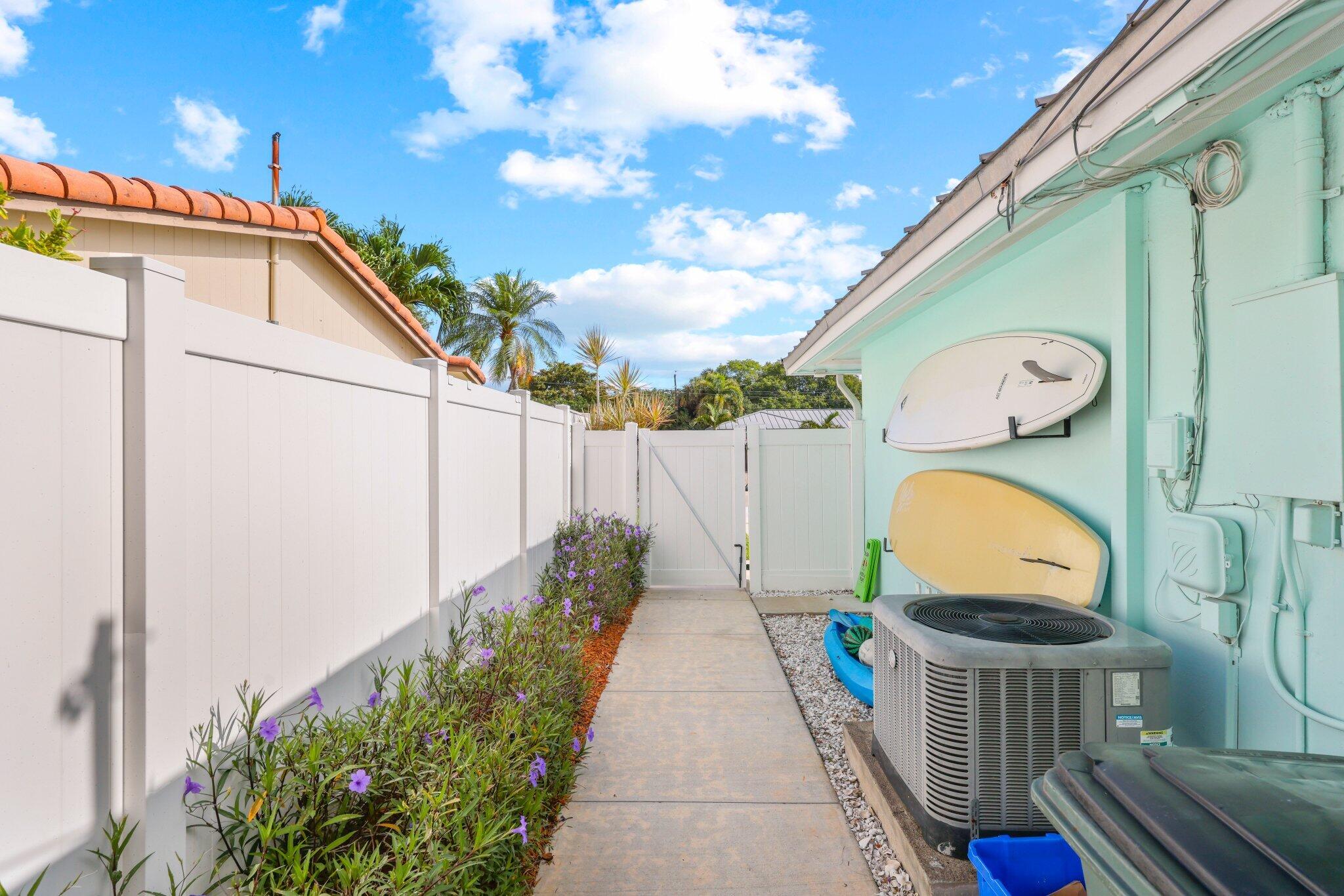 BOCA RATON SQUARE UNIT 1 - Residential