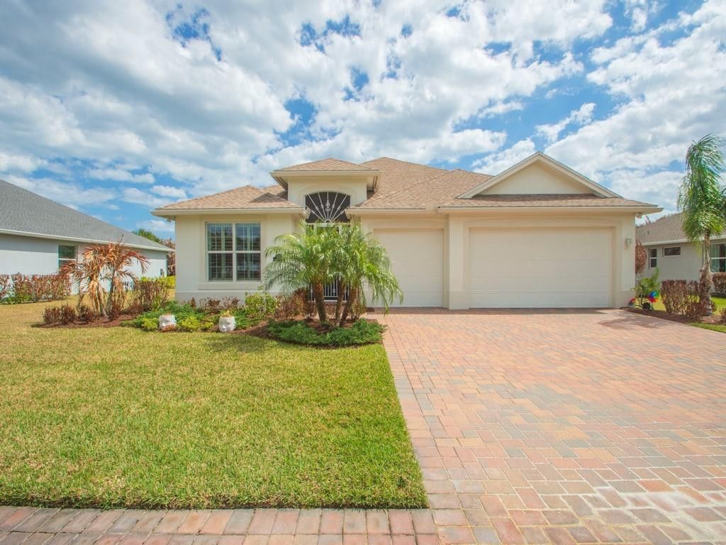 Photo of 8330 Summer Lake Drive, Vero Beach, FL 32967 (MLS # F10555372)