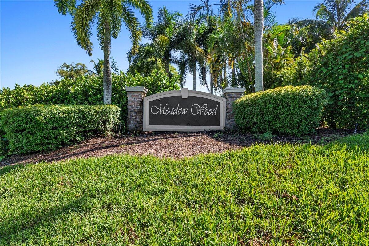 MEADOW WOOD OF THE LANDINGS AT WELLINGTO - Residential Lease