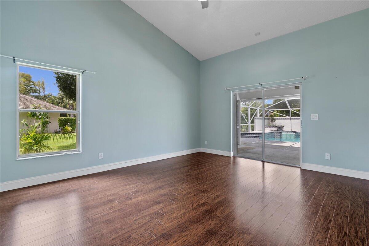 MEADOW WOOD OF THE LANDINGS AT WELLINGTO - Residential Lease