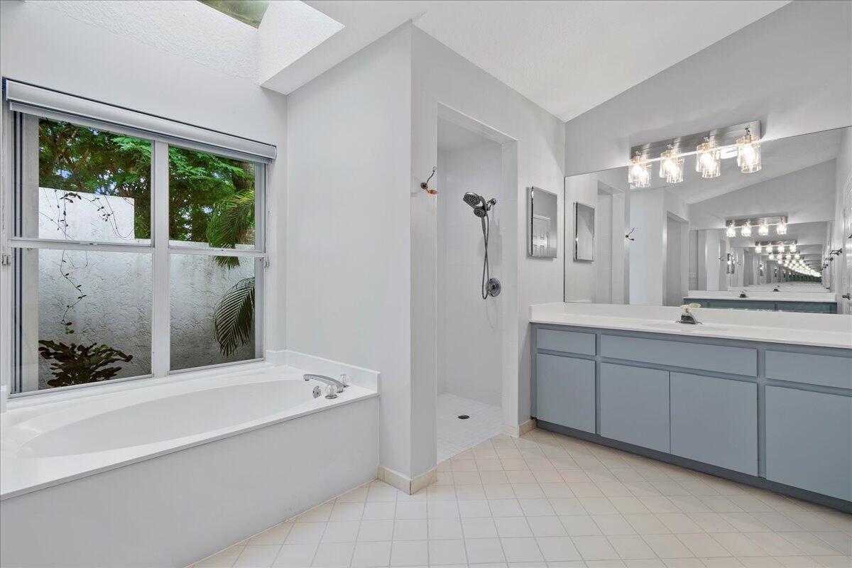 MEADOW WOOD OF THE LANDINGS AT WELLINGTO - Residential Lease