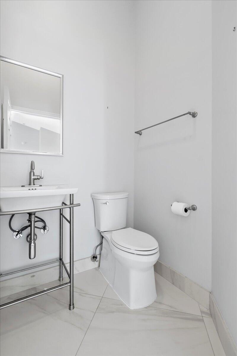 MEADOW WOOD OF THE LANDINGS AT WELLINGTO - Residential Lease