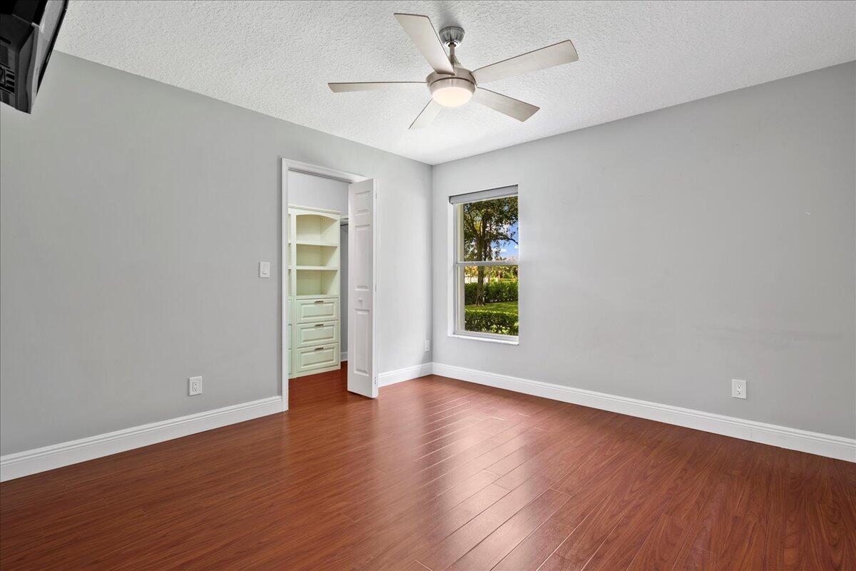 MEADOW WOOD OF THE LANDINGS AT WELLINGTO - Residential Lease