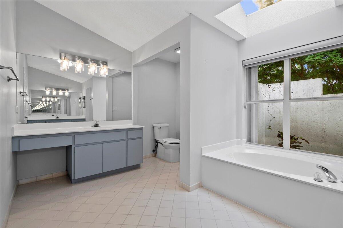 MEADOW WOOD OF THE LANDINGS AT WELLINGTO - Residential Lease